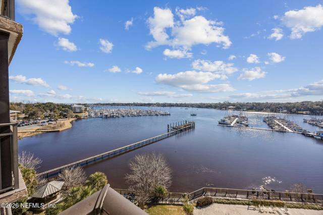 4401 LAKESIDE Drive #804