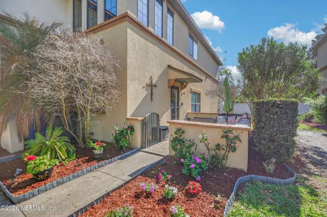 542 DRY BRANCH Way