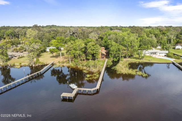 Lake Villas