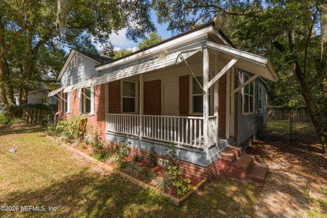 865 BRANDYWINE Street home for sale in Lake Forest