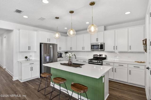 62 ALDERWOOD Place