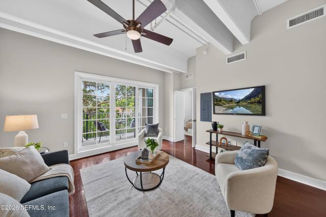1661 RIVERSIDE Avenue #313