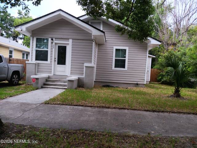 325 W 17TH Street