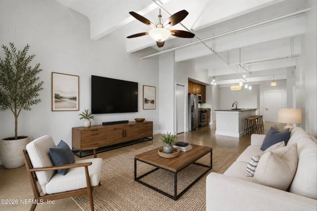 1661 RIVERSIDE Avenue #305