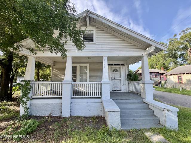 1050 W 8TH Street home for sale in Hendersonville