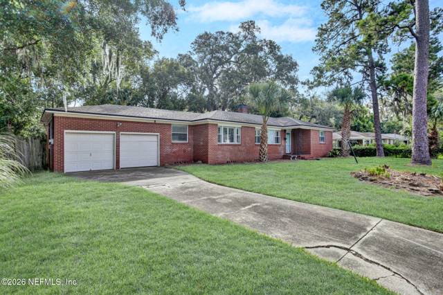Live Oak Manor