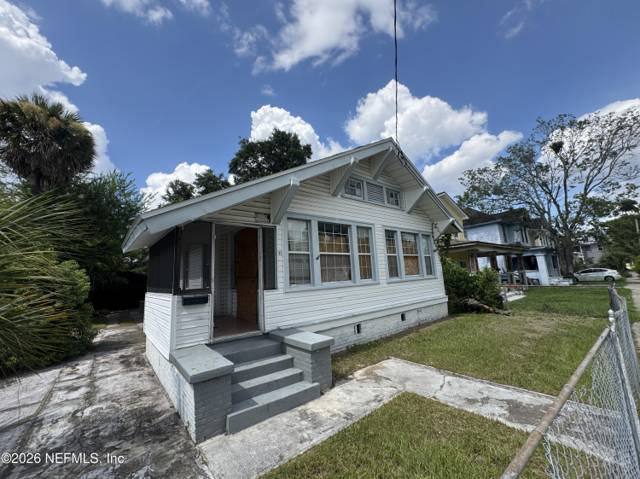 33 E 18TH Street