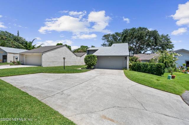 2445 LORRAINE Court