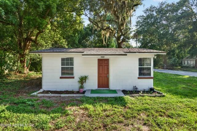 4951 HALLS Drive home for sale in Divens
