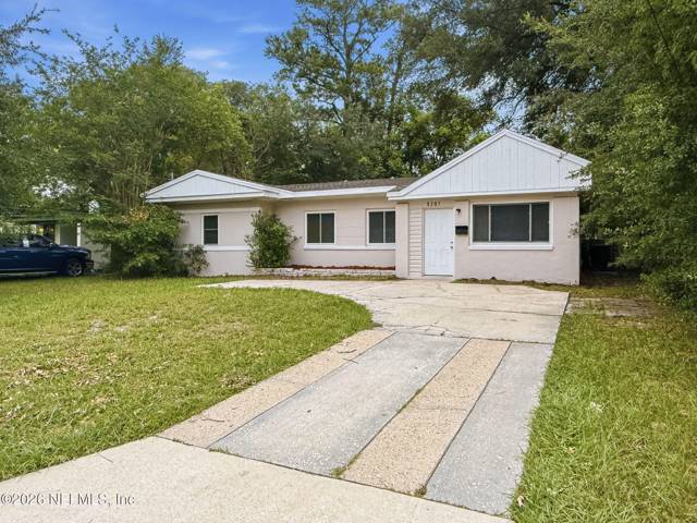 5207 JANICE Circle home for sale in Lake Shore