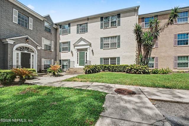 4334 S PLAZA GATE Lane #102 home for sale in Los Lagos