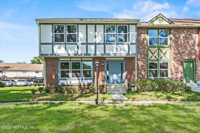 8211 KENSINGTON Square home for sale in Sutton Place