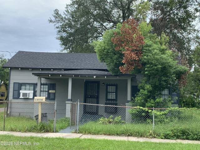 1454 W 6TH Street