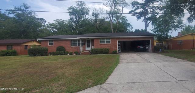 6215 WOODLAWN Court