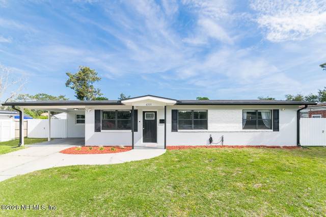 6221 ASHWOOD Lane home for sale in Lake Lucina