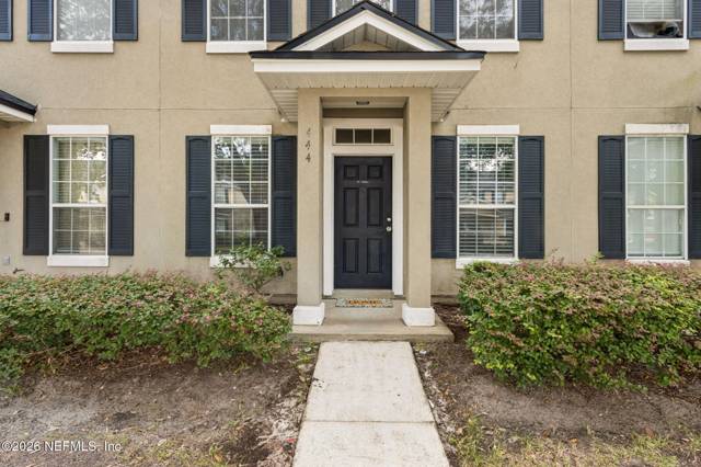 444 SHERWOOD OAKS Drive home for sale in Plantation Village