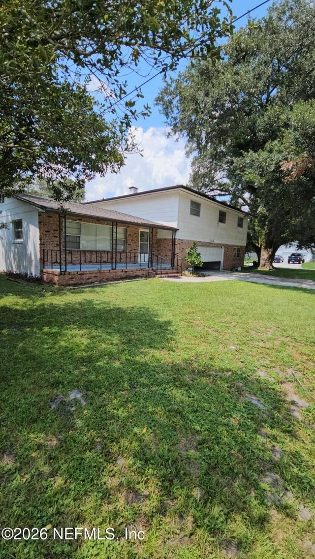 8264 CARAVELLE Drive