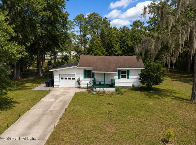 423 HOLIDAY Drive
