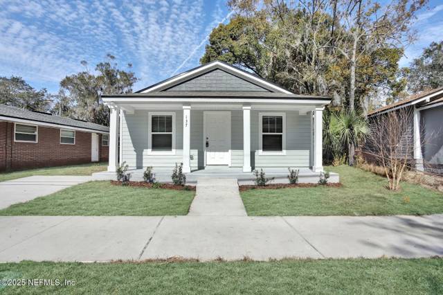 137 W 23RD Street home for sale in Brentwood