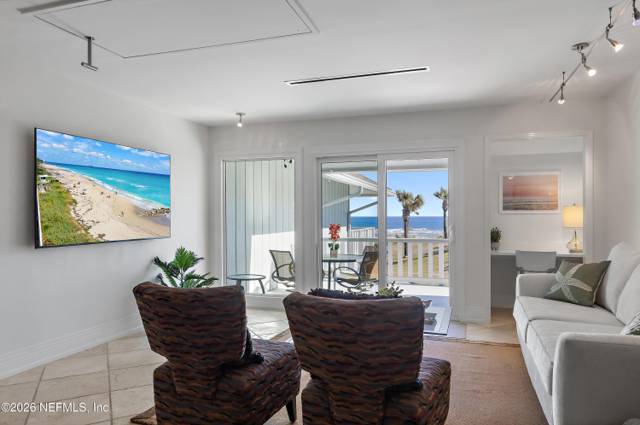 625 SUMMER Place