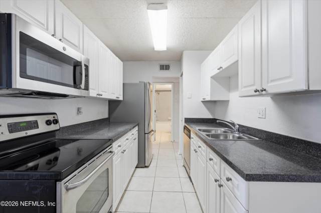 355 MONUMENT Road #10 D1