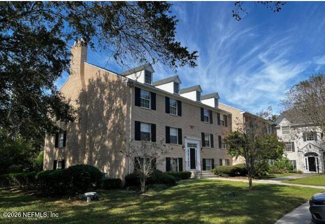 4301 PLAZA GATE Lane #301 home for sale in Los Lagos
