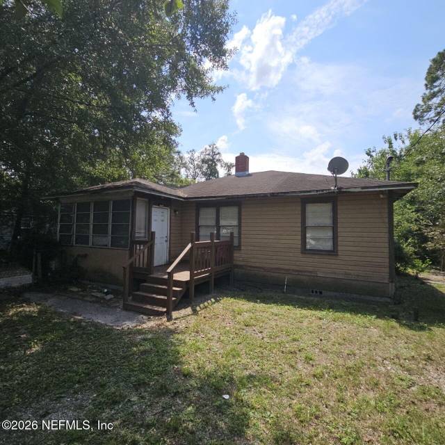 820 GARDENIA Lane
