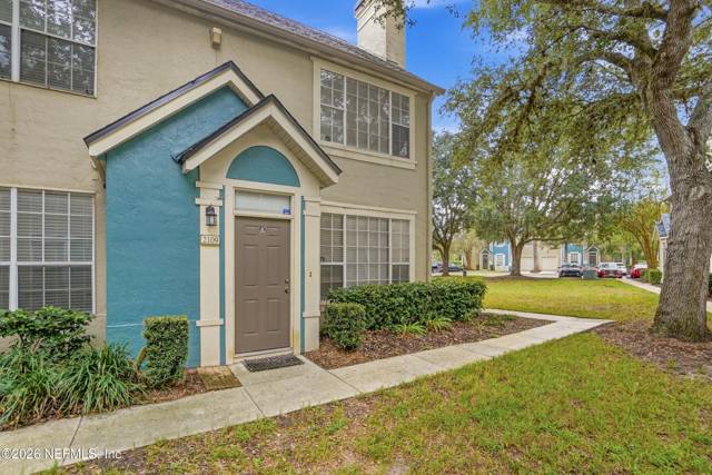 13703 N RICHMOND PARK Drive #2109 home for sale in Bishops Court