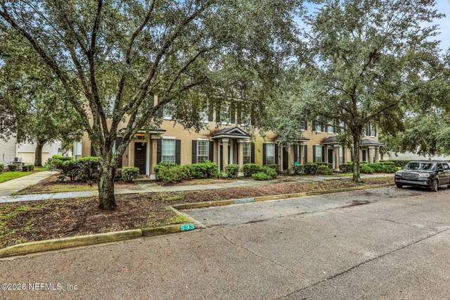 535 HOPEWELL Drive home for sale in Plantation Village