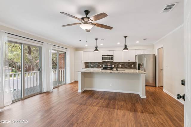800 Mallery Street home for sale in Village Green Condos