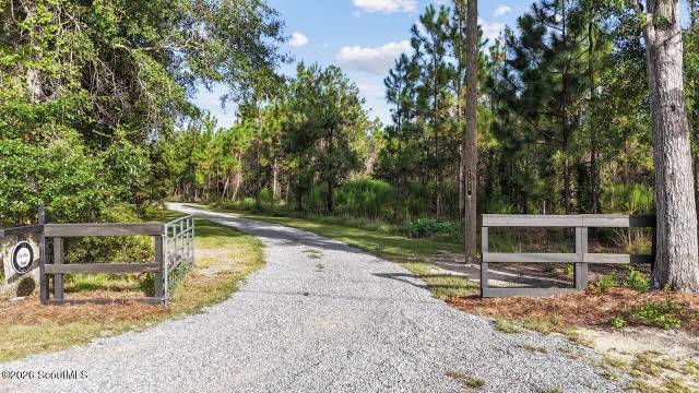 321 Thomas Street home for sale in Placid Acres