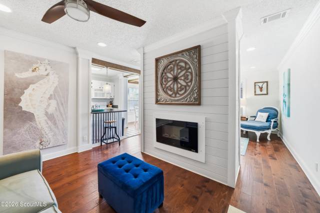 408 W Island Square Drive home for sale in Island Square Condos