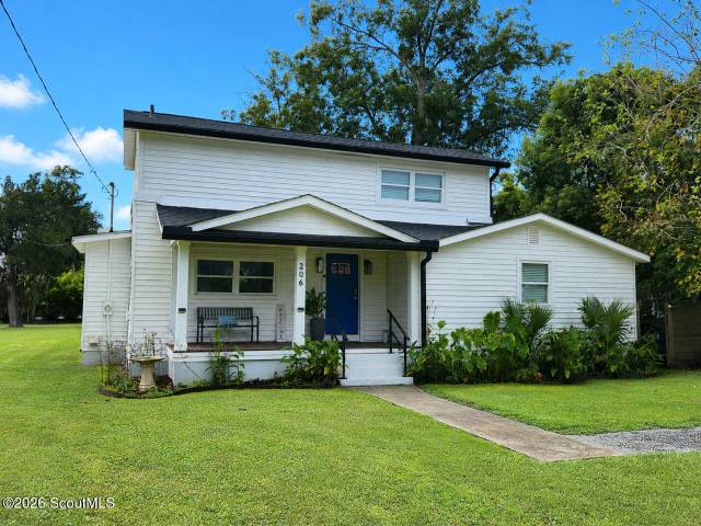 206 E Weed Street home for sale in Victoria Landing