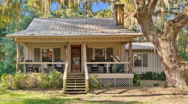1306 Walker Road, home for sale in McIntosh County