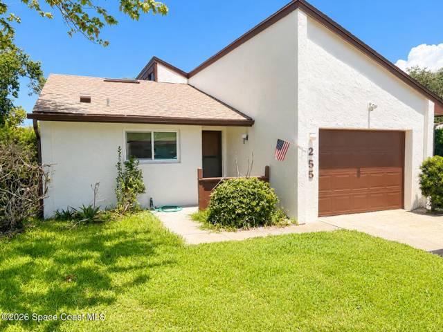 255 Applewood Circle, Melbourne 32940 home for sale