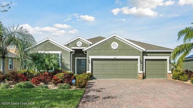 634 Easton Forest Circle home for sale in Stonebriar At Bayside Lakes