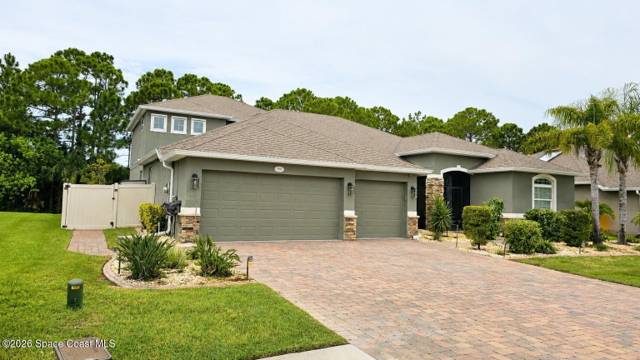 539 Easton Forest Circle home for sale in Stonebriar At Bayside Lakes