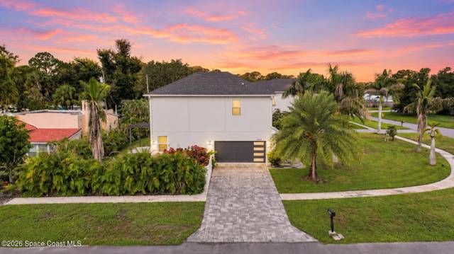 2094 Hyde Parkway home for sale in Country Club Colony