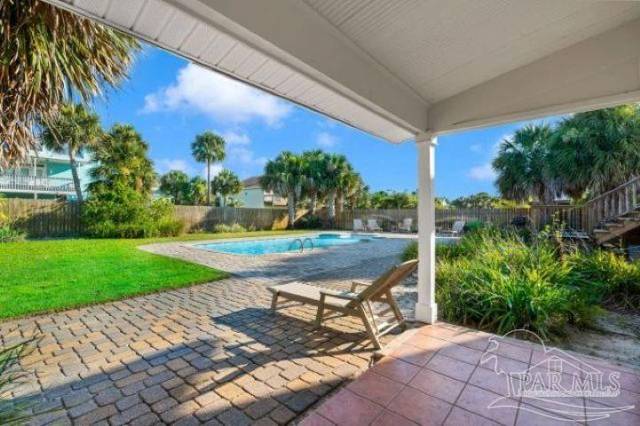 906 Largo Dr home for sale in Villa Segunda
