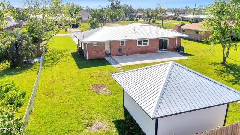 4 bedroom SingleFamilyResidence at 118 Carolina Avenue, Lynn Haven, Lynn Haven — photo 3