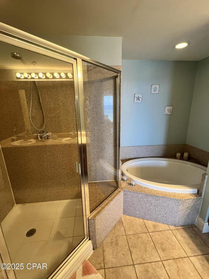 3 bedroom Condominium at 9860 S Thomas Drive 1026, Laketown Wharf, Panama City — photo 4