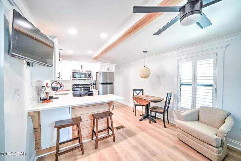 1 bedroom ManufacturedHome at 575 Grouper Avenue, Venture Out Travel Trail, Panama City Beach — photo 4