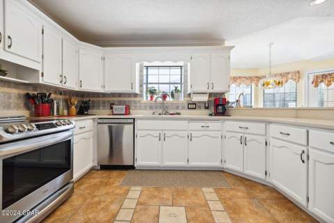 117 Hombre Circle, Panama City Beach FL - photo 10 of 37
