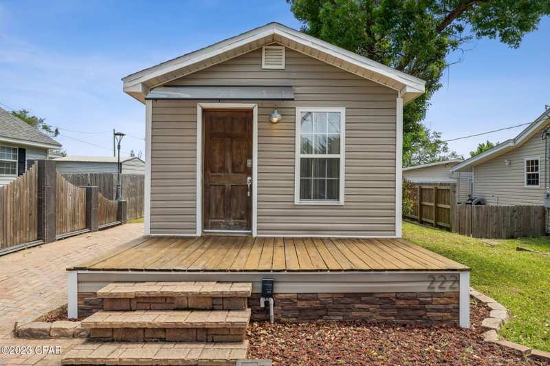 1 bedroom SingleFamilyResidence at 222 N Sherman Avenue, Holmes Add- Millville, Panama City — photo 1