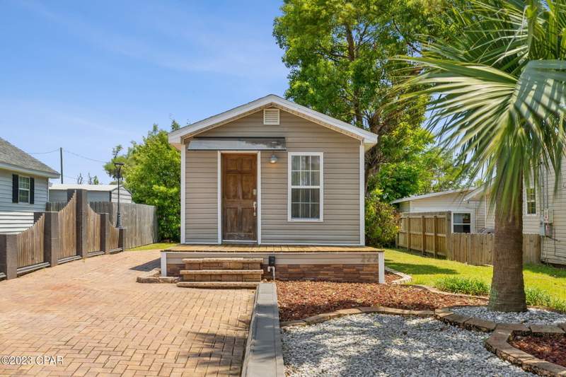 1 bedroom SingleFamilyResidence at 222 N Sherman Avenue, Holmes Add- Millville, Panama City — photo 2