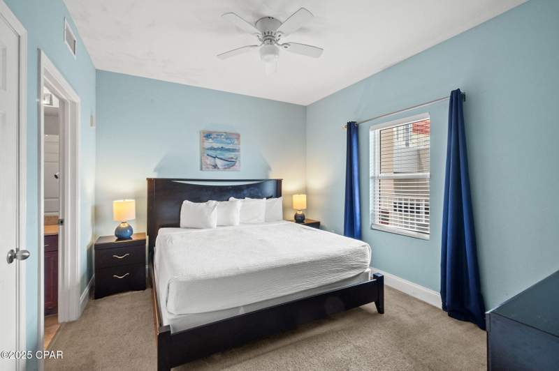 1 bedroom Condominium at 9902 S Thomas Drive 936, Laketown Wharf, Panama City — photo 4
