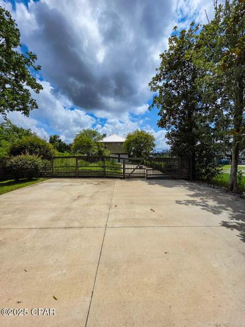 7325 Suwanee Ave Avenue, Southport FL - photo 15 of 67