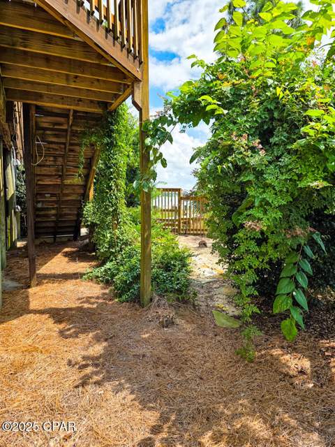 7325 Suwanee Ave Avenue, Southport FL - photo 9 of 67