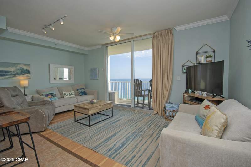 1 bedroom Condominium at 16819 Front Beach Road 2006, Tidewater Beach Phase I, Panama City Beach — photo 2