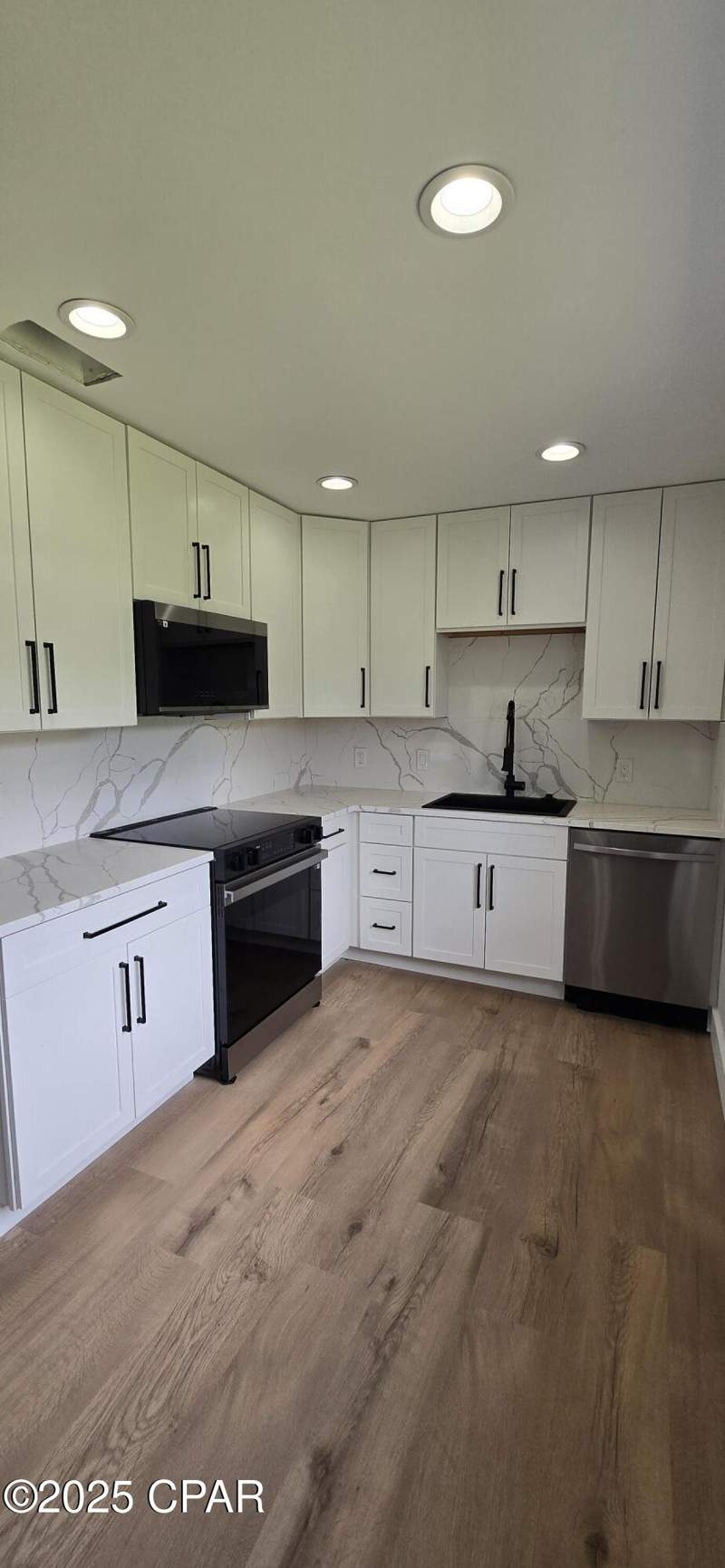 3 bedroom SingleFamilyResidence at 109 Concord Circle, Forest Park, Panama City — photo 3